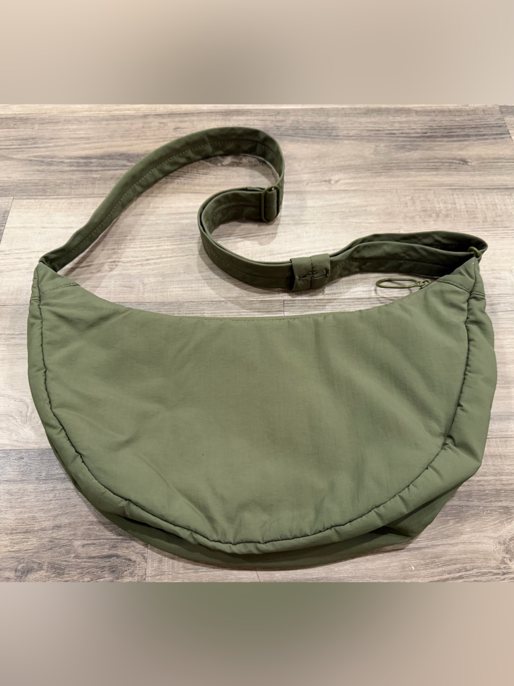 Thacker Cloud Sling Bag – Olive Green Crescent Crossbody - Picture 2 of 6